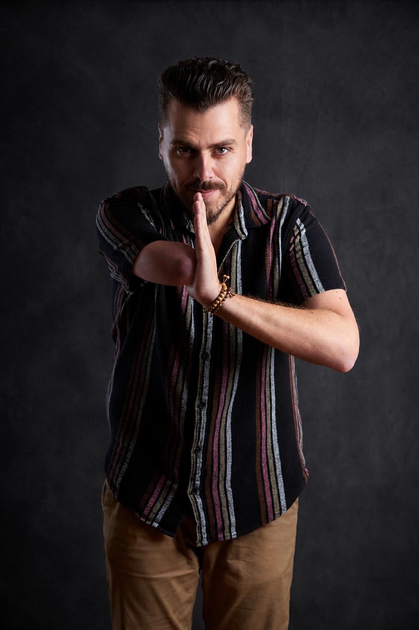Retrato de Dhan Maná